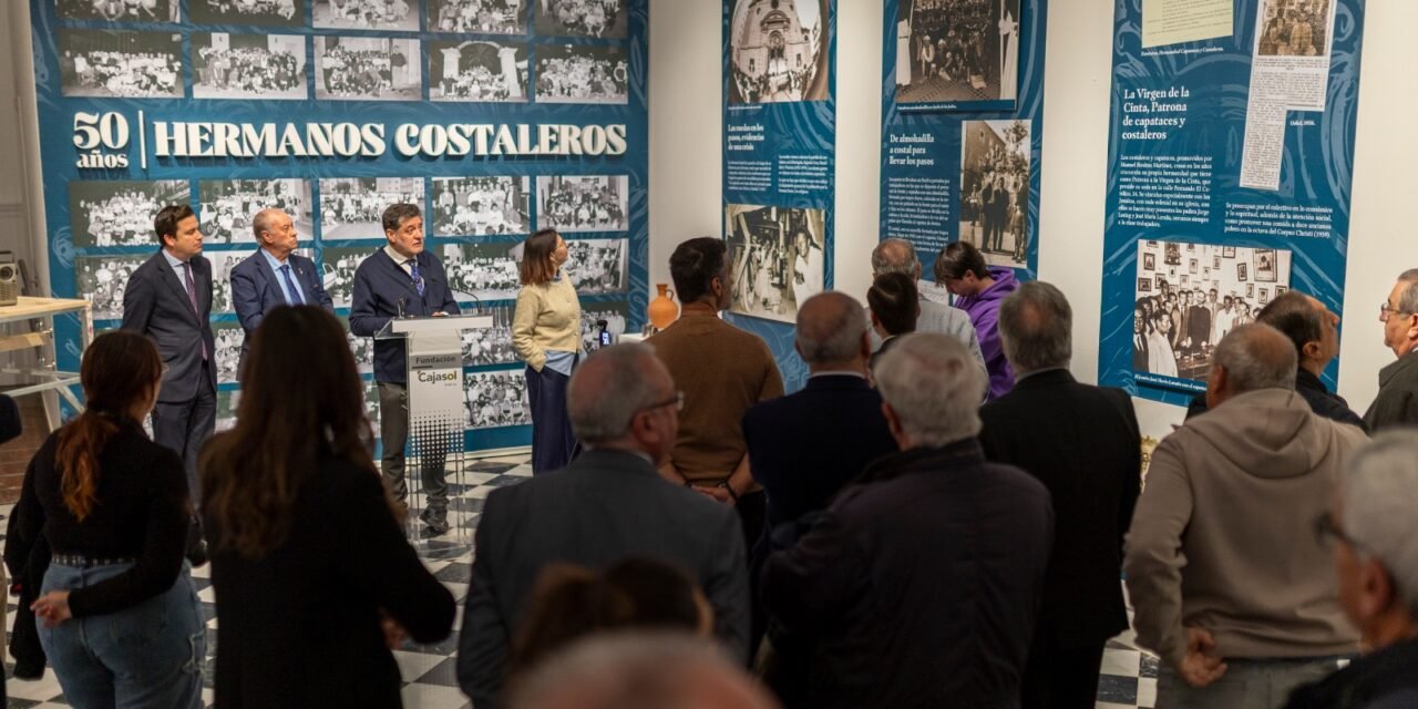 Una exposición recorre los ’50 años de las cuadrillas de hermanos costaleros en Huelva’