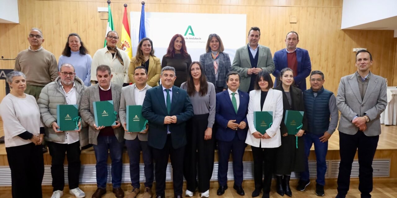 La Junta refuerza la atención a mayores en Huelva