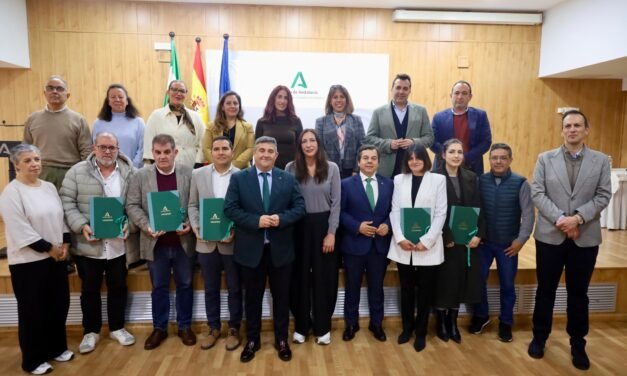 La Junta refuerza la atención a mayores en Huelva