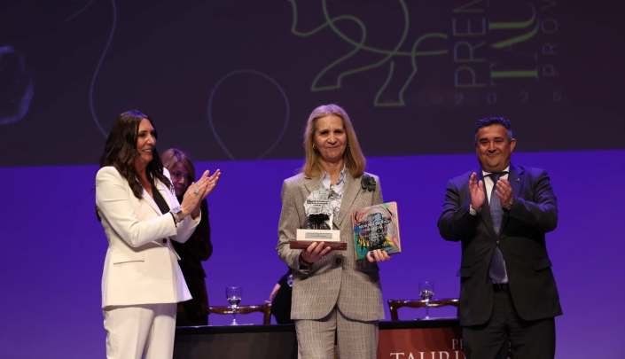 La Infanta Elena recibe el Premio Taurino Provincial
