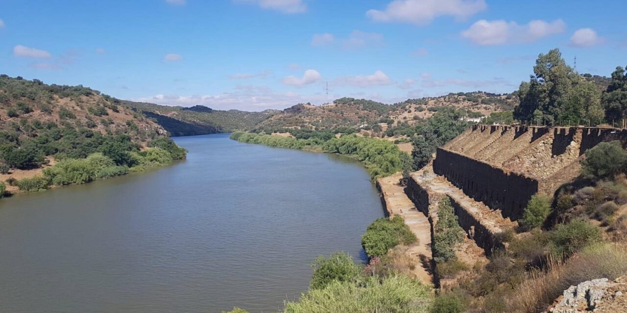 Hallan el cuerpo sin vida de una mujer en el puerto deportivo de La Laja