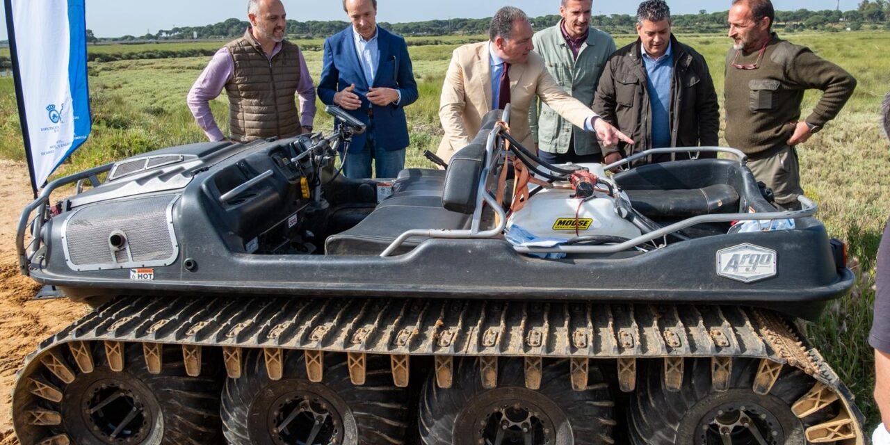 La Diputación intensifica su lucha contra los mosquitos con un vehículo anfibio