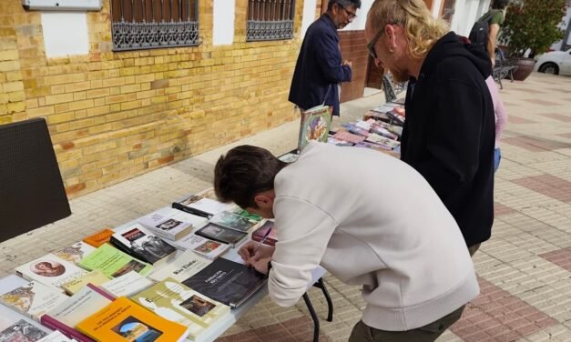 Berrocal se convierte en una biblioteca al aire libre