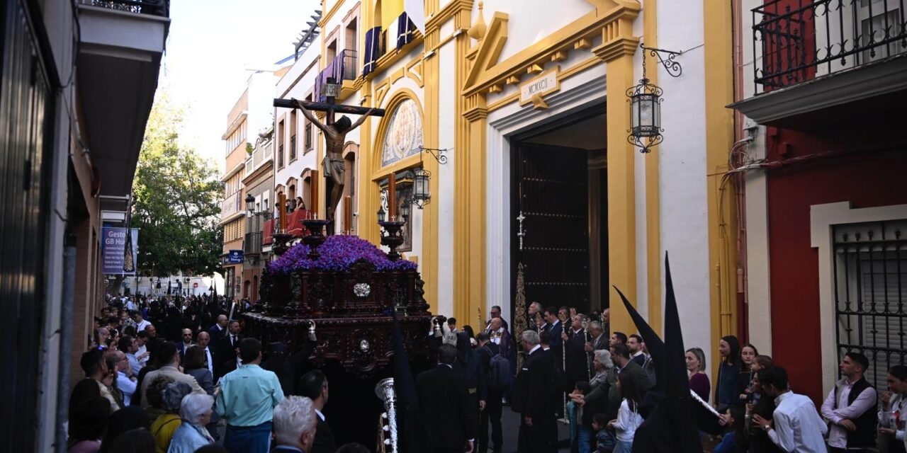 La procesión de Estudiantes en imágenes