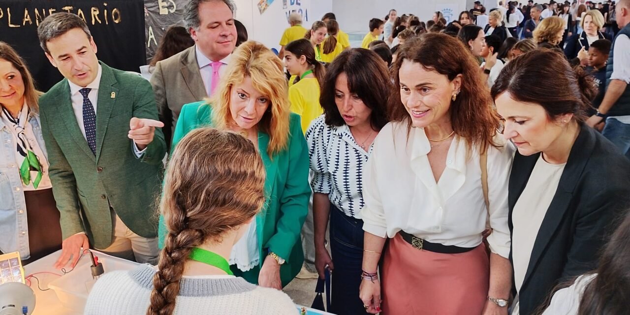 Cerca de 100 centros se dan cita en la II Feria de las Ciencias de Huelva