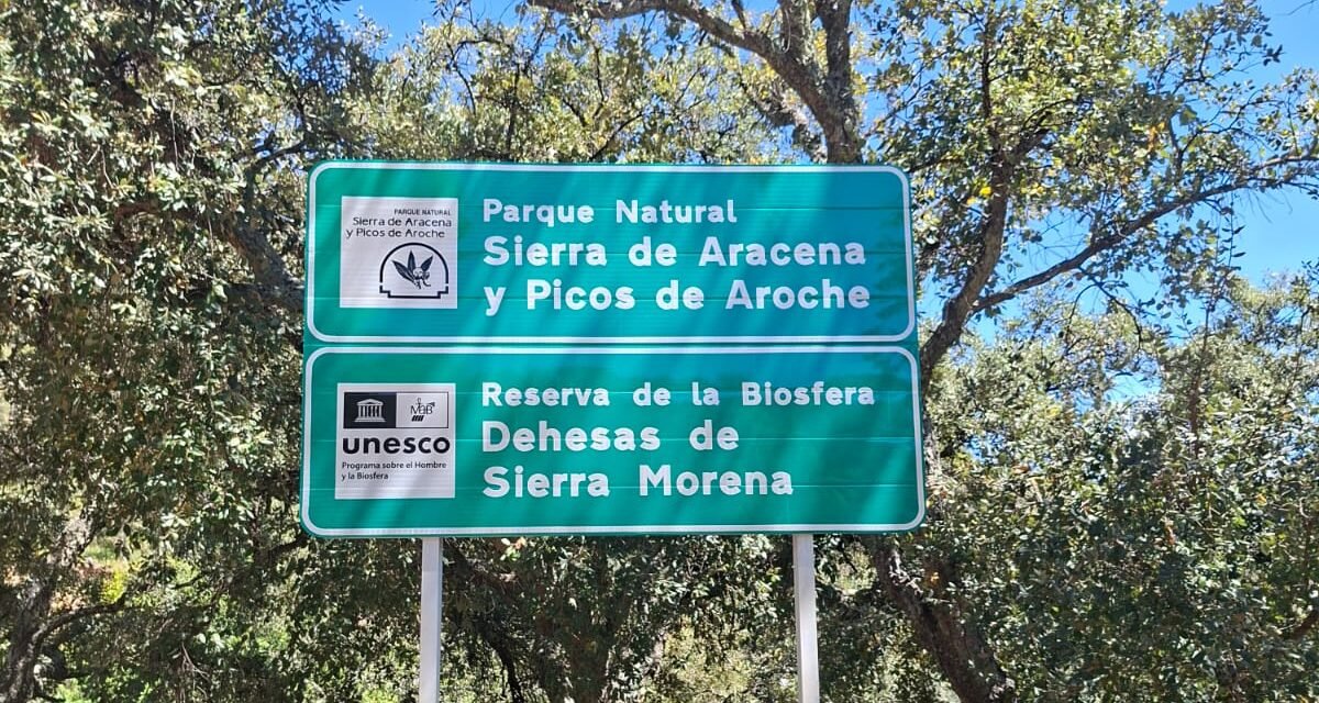 La Diputación instala nueva señalización turística en las carreteras de la Sierra