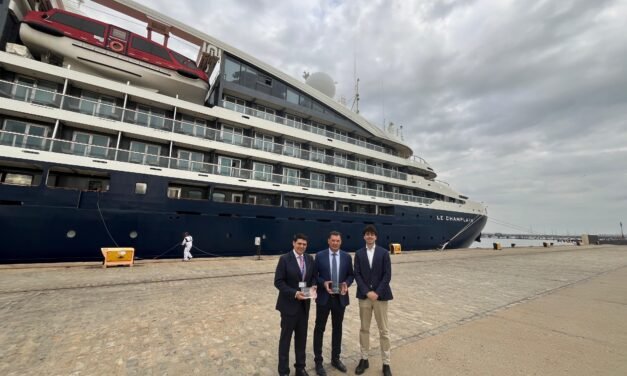 El Puerto de Huelva recibe por primera vez el crucero Le Champlain