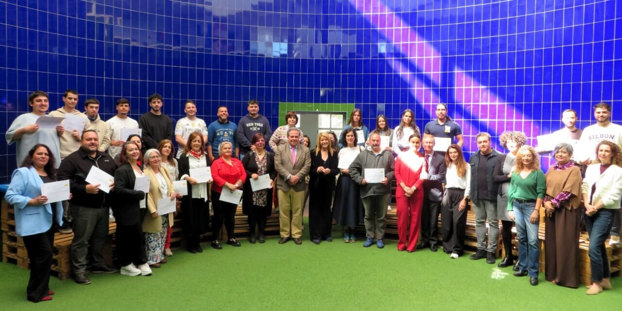 Diplomados 30 alumnos de ‘Huelva H2’ y ‘Ayuda a domicilio’