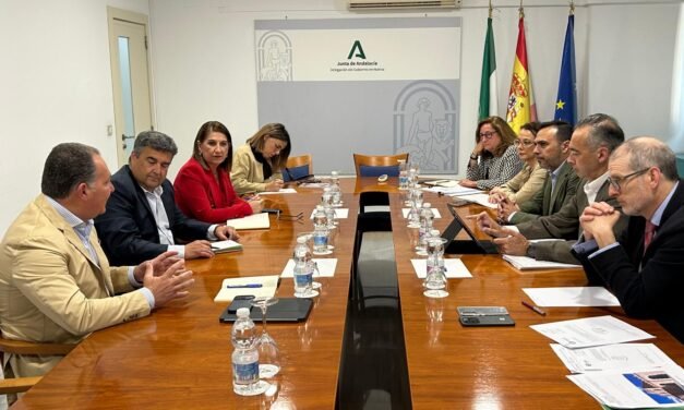 Diputación y Junta fijan la hoja de ruta para declarar la antigua estación como BIC