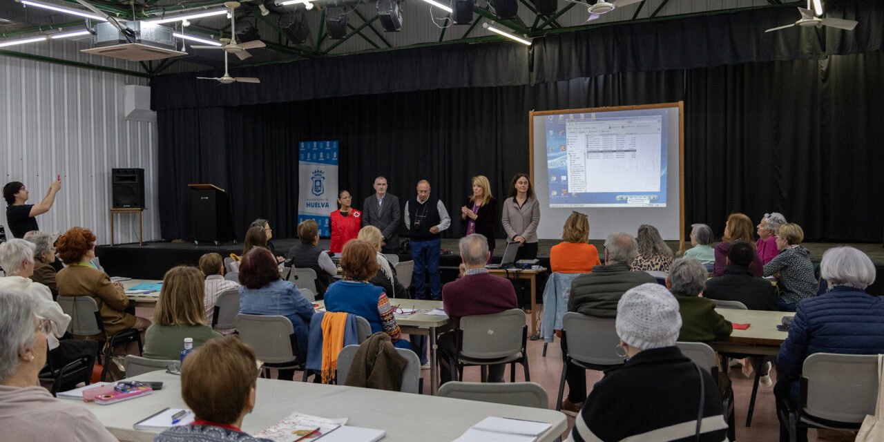 El Ayuntamiento forma a los mayores en prevención de incendios