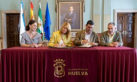 El Ayuntamiento renueva su compromiso con el Congreso de Frutos Rojos