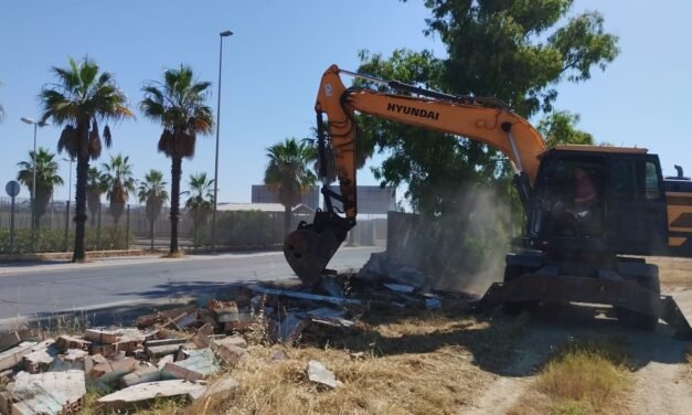Comienzan los trabajos de derribo y desalojo para la ampliación del Recinto Colombino hacia la ría