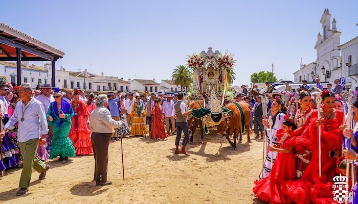 Moguer cumple un año más su promesa de amor a la Virgen del Rocío
