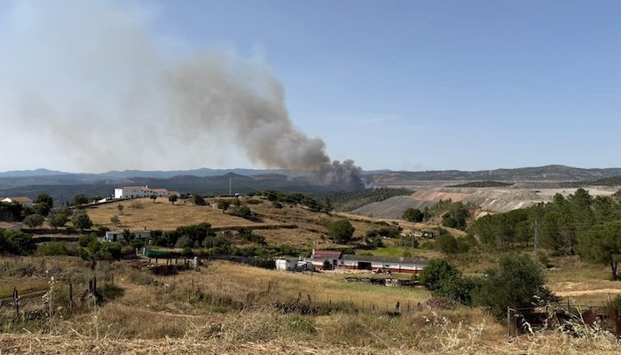 Un incendio de escasa extensión afecta a una zona próxima a la presa de Cobre