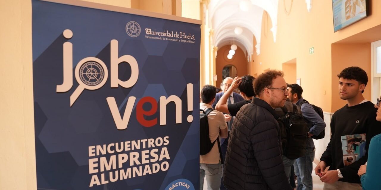 El alumnado de Empresariales y Turismo conoce sus oportunidades de empleo en Encuentro Job Ven