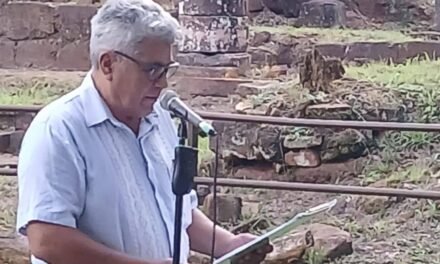 El I Festival Mirando a Poniente acogerá la presentación de ‘Leyendas en dos lenguas’, de Juan Ramón Fariña