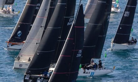 El ‘Diputación de Huelva-De6’ se coloca en posiciones de podio en el Mundial de Sorrento