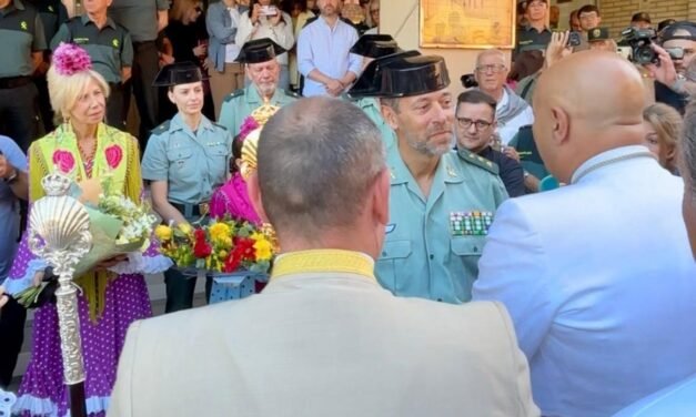 Huelva despide a Emigrantes en su camino hacia El Rocío