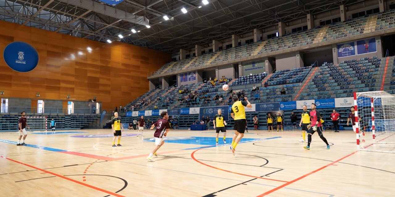 El Puerto de Huelva se convierte en epicentro de las competiciones portuarias de fútbol sala y pádel
