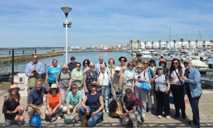 Alumnos de la Universidad de Cantabria conocen de primera mano el Aula de la Experiencia de la UHU
