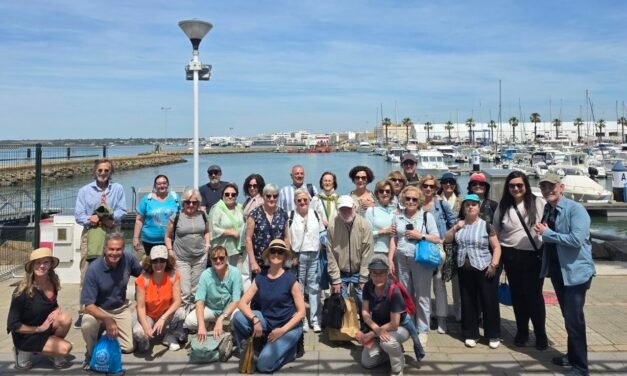 Alumnos de la Universidad de Cantabria conocen de primera mano el Aula de la Experiencia de la UHU