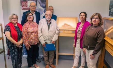 La UHU incorpora a su Aula-Museo de Geología una excepcional pieza de cobre nativo