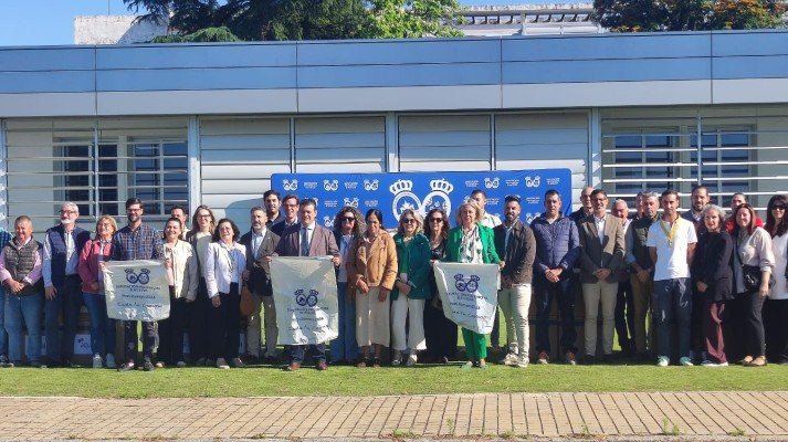 La MAS y Giahsa entregan 10.000 tazas metálicas a 17 hermandades rocieras de la provincia