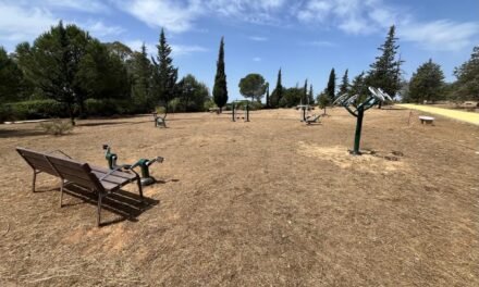 El Campillo mejora su Parque de Los Cipreses y la piscina