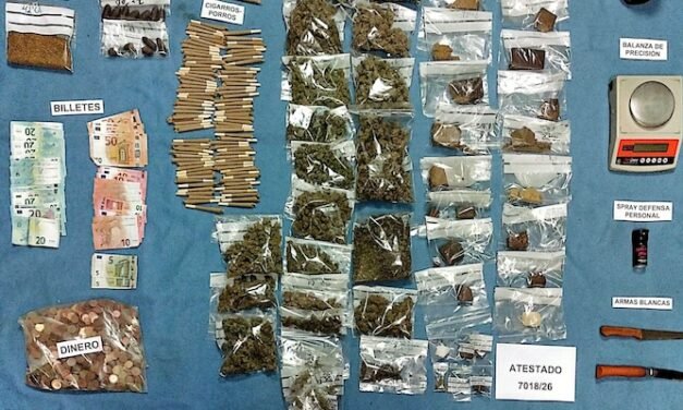 Seis detenidos en un punto de venta de drogas en Isla Chica