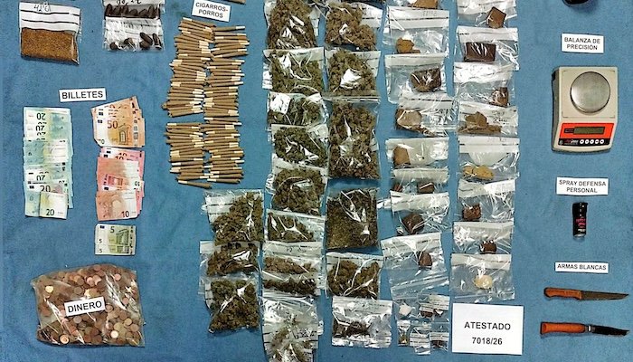 Seis detenidos en un punto de venta de drogas en Isla Chica