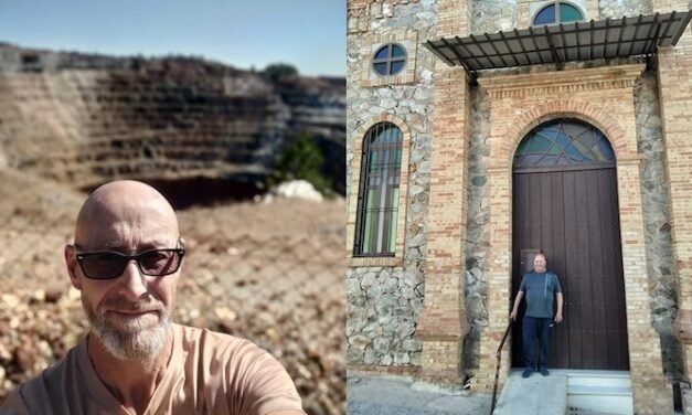 Dos hermanos visitan por primera vez El Campillo para abrazar sus raíces y recordar a su padre emigrante: «Él siempre soñaba con esto»