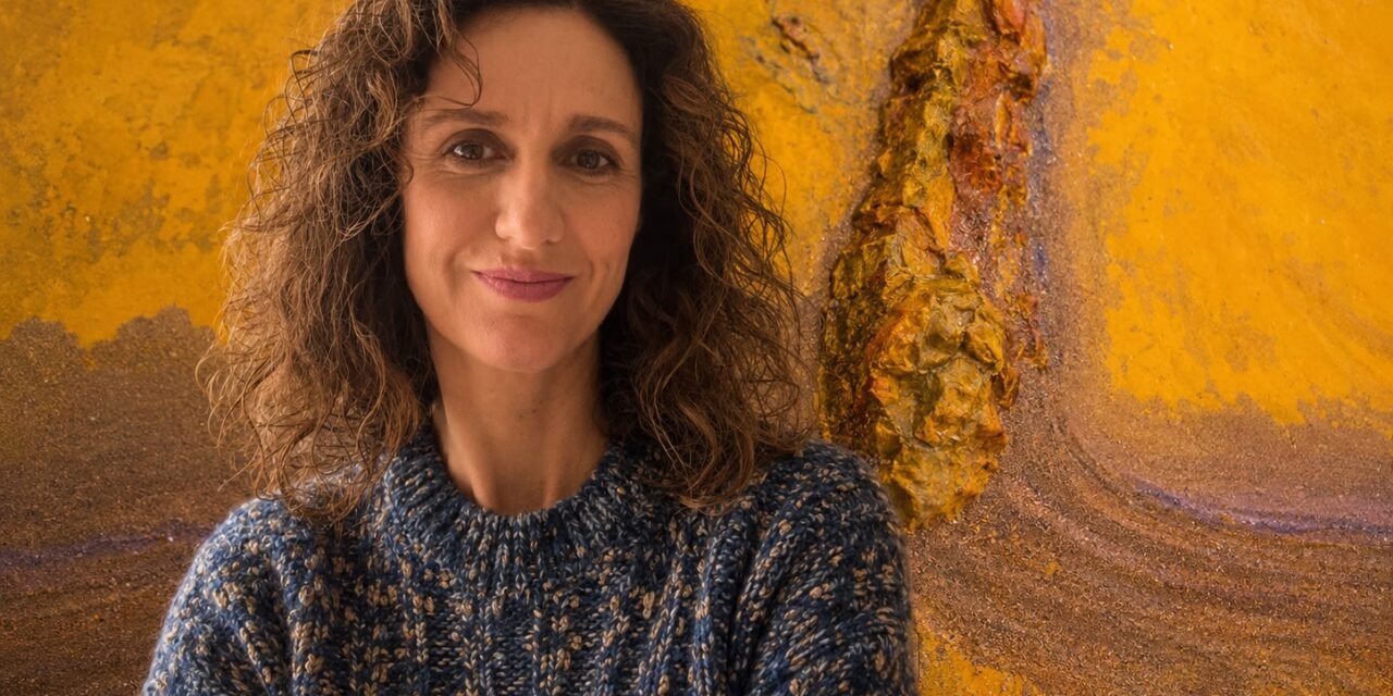 Ana Rosa Fernández lleva su visión abstracta del río Tinto a la Sala 1900