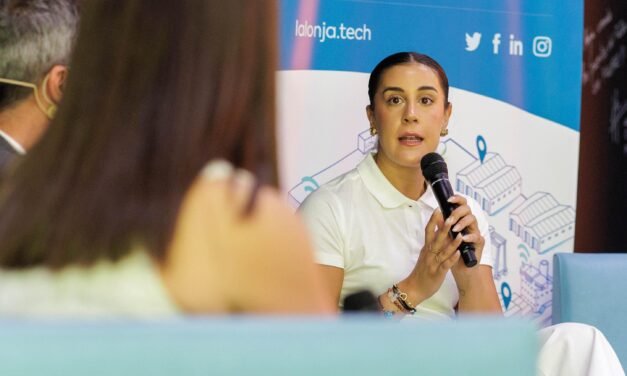 Carolina Marín protagoniza una jornada sobre tecnología y deporte en el Puerto de Huelva