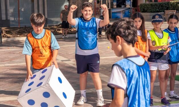 Unos 300 escolares participan en ‘Muévete x Huelva’