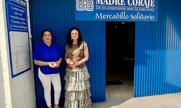 Aguas de Huelva dona embudos solidarios para el reciclaje de aceite usado de Madre Coraje