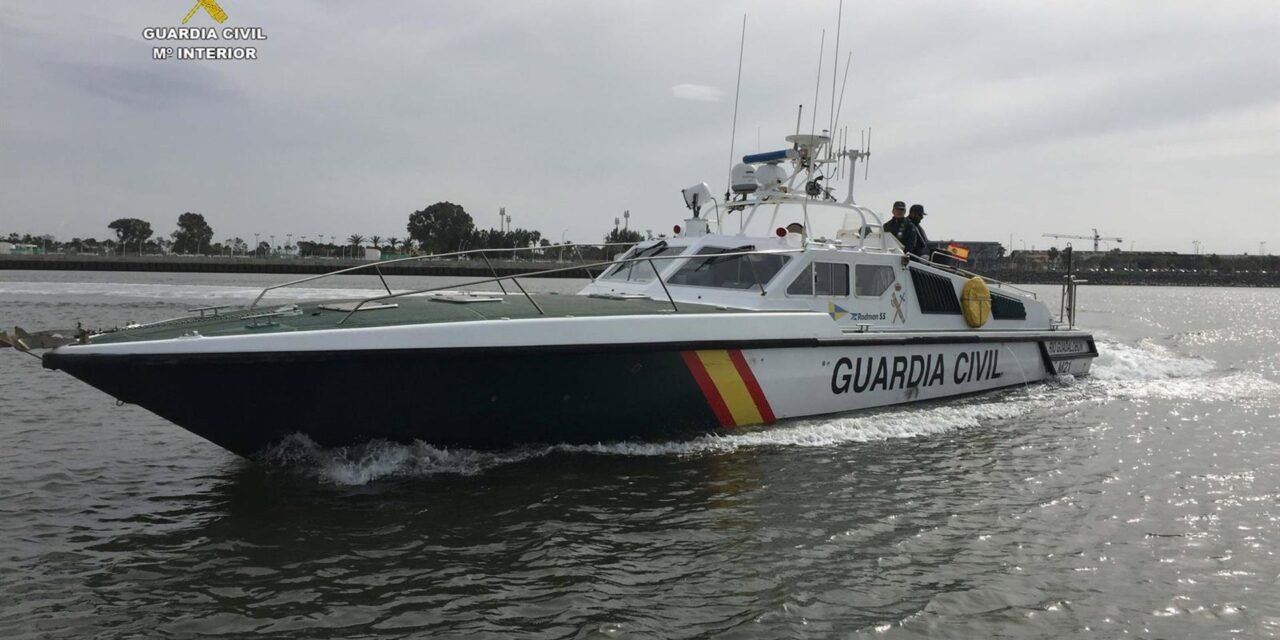 Abren fuego contra guardias civiles al intentar descargar hachís en la ría de Punta Umbría