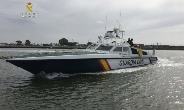 Abren fuego contra guardias civiles al intentar descargar hachís en la ría de Punta Umbría
