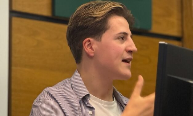 José Vázquez, Premio ‘Investigación con Orgullo’ del Ayuntamiento de Sevilla