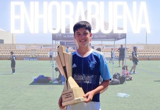 El campillero Juan Rodríguez Pedrero gana la Youth Supercup con el Recre