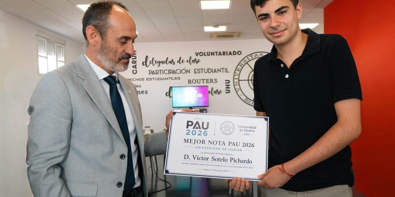 Víctor Sotelo, del IES La Palma, mejor nota de la PAU en Huelva