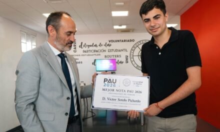 Víctor Sotelo, del IES La Palma, mejor nota de la PAU en Huelva