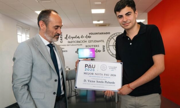 Víctor Sotelo, del IES La Palma, mejor nota de la PAU en Huelva