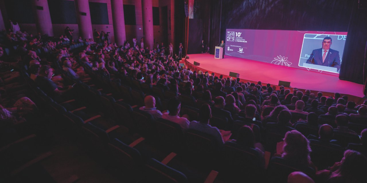 Mario Steta, la salud femenina y el impacto social del sector, en el 11º Congreso Internacional de Frutos Rojos