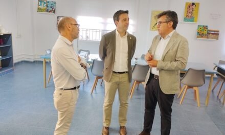 La Junta moderniza las aulas de Huelva frente al calor con cuatro millones de inversión