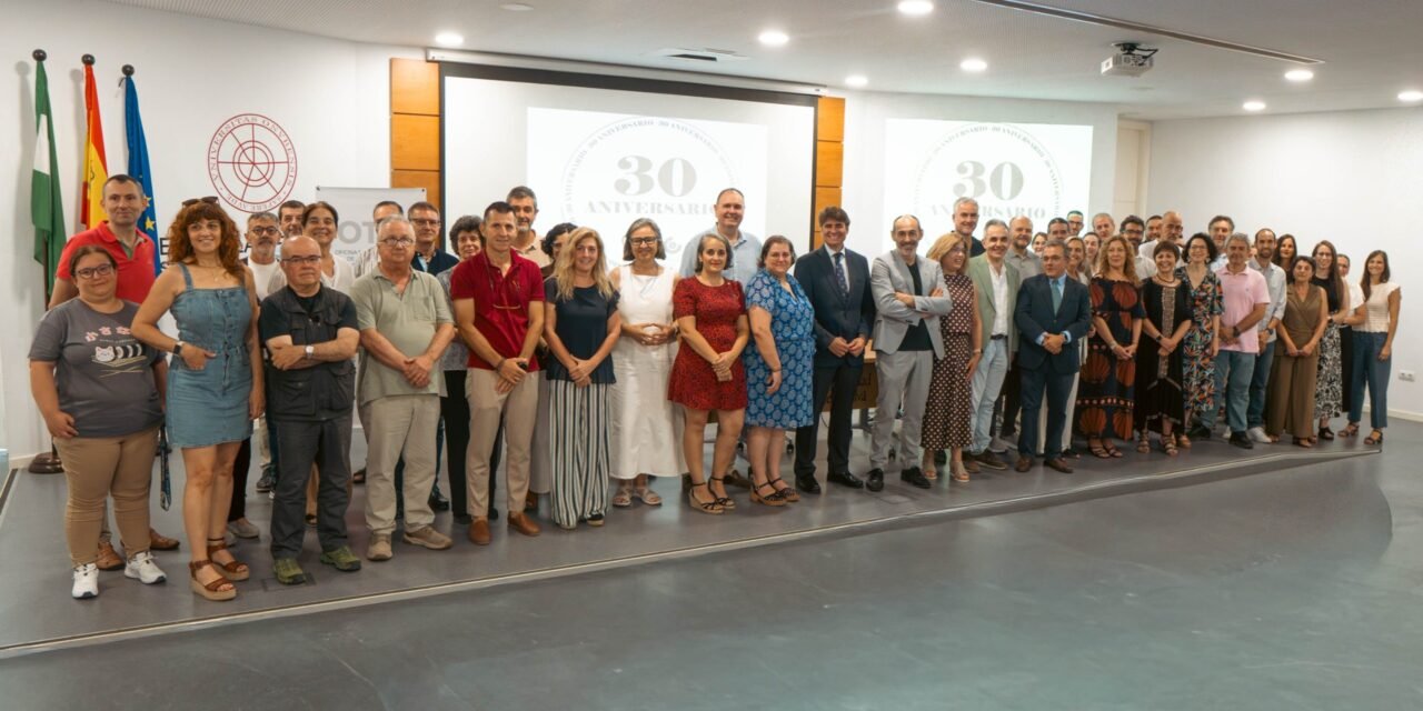 La UHU celebra sus 30 años tendiendo puentes entre investigación y desarrollo social