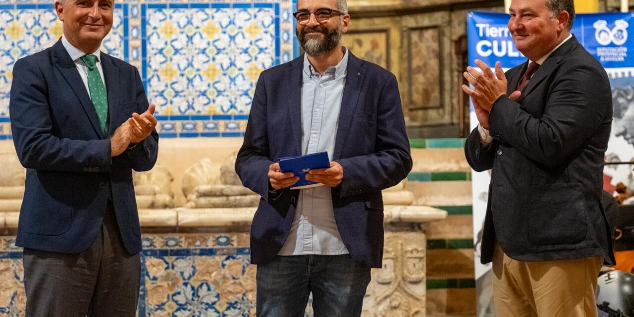 Enrique Zumalabe recibe el Premio Iberoamericano de Poesía Juan Ramón Jiménez