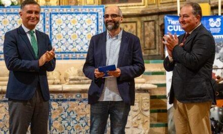 Enrique Zumalabe recibe el Premio Iberoamericano de Poesía Juan Ramón Jiménez