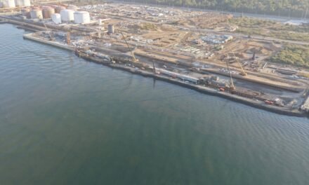 Moeve y Exolum cierran la financiación del proyecto Muelle Sur en Huelva