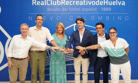 El Ayuntamiento renueva su apoyo “total” al Recreativo