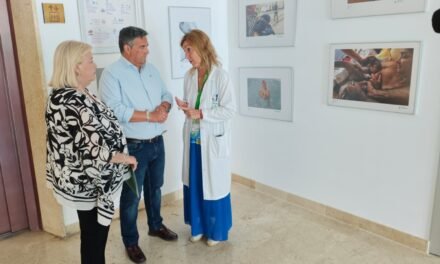 El Hospital de Riotinto visibiliza la lactancia materna con una exposición fotográfica